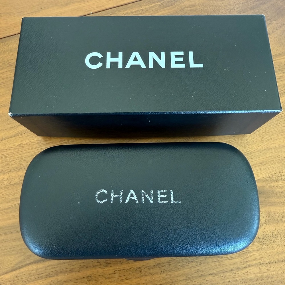Authentic CHANEL CC Matte Black Round Frame Sunglasses w/ Case - Picture 14 of 16